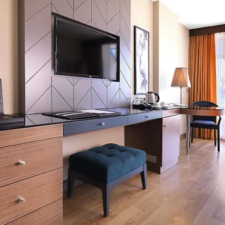 Queen's Park Turkiz Hotel