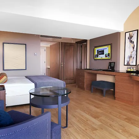 Hotel Queen's Park Turkiz 5*