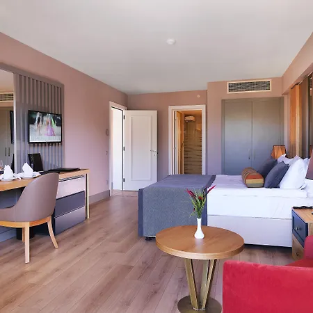 Queen's Park Turkiz 5*