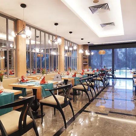 Queen's Park Turkiz Hotel