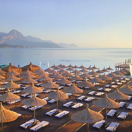 Hotel Queen's Park Turkiz 5*