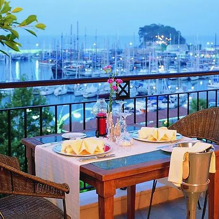 Queen's Park Turkiz Hotel