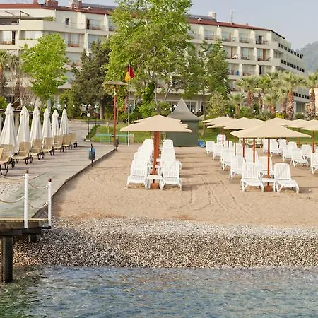 Queen's Park Turkiz Kemer